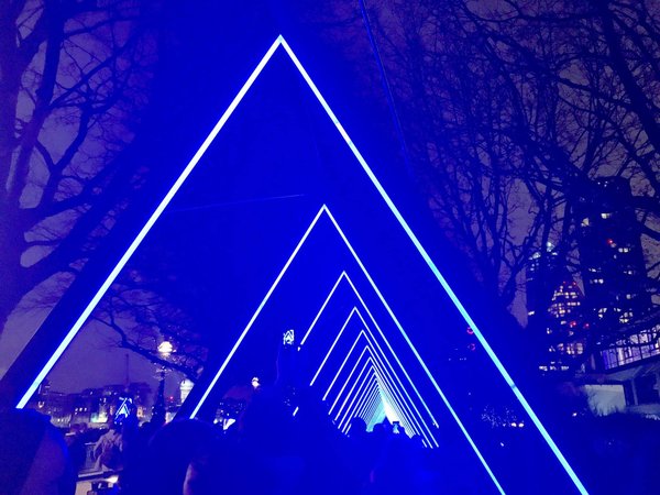 L'électronique derrière la lumière : comprendre les suspensions LED