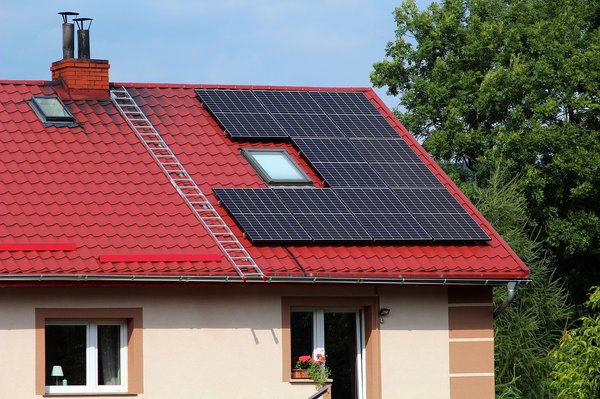 Installation de panneaux solaires dans le jardin : quels modèles choisir ?