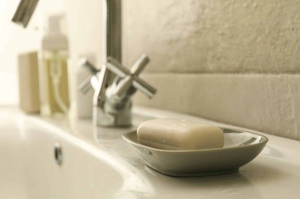 Porte-savon : les avantages avec cet accessoire dans une salle de bains